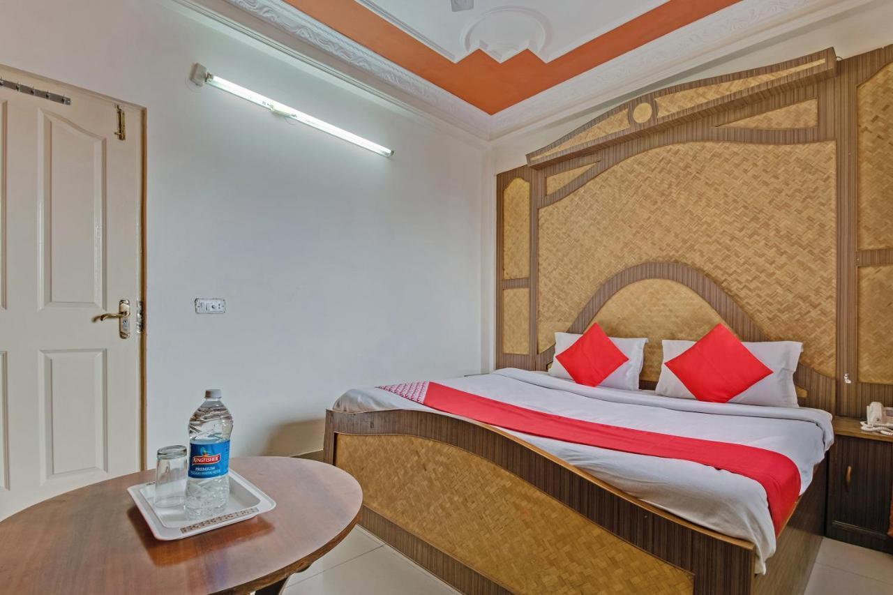 โอโย 24888 โฮเต็ล ศม พาเลซ Hotel คาตรา ภายนอก รูปภาพ